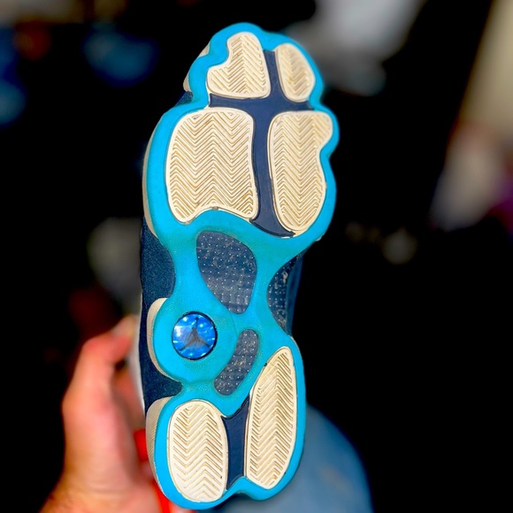 Size 8  Air Jordan Retro 13 Obsidian - Picture 4 of 6